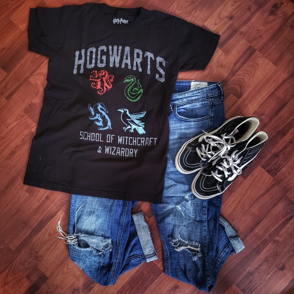 3/$25 Black Hogwarts tee